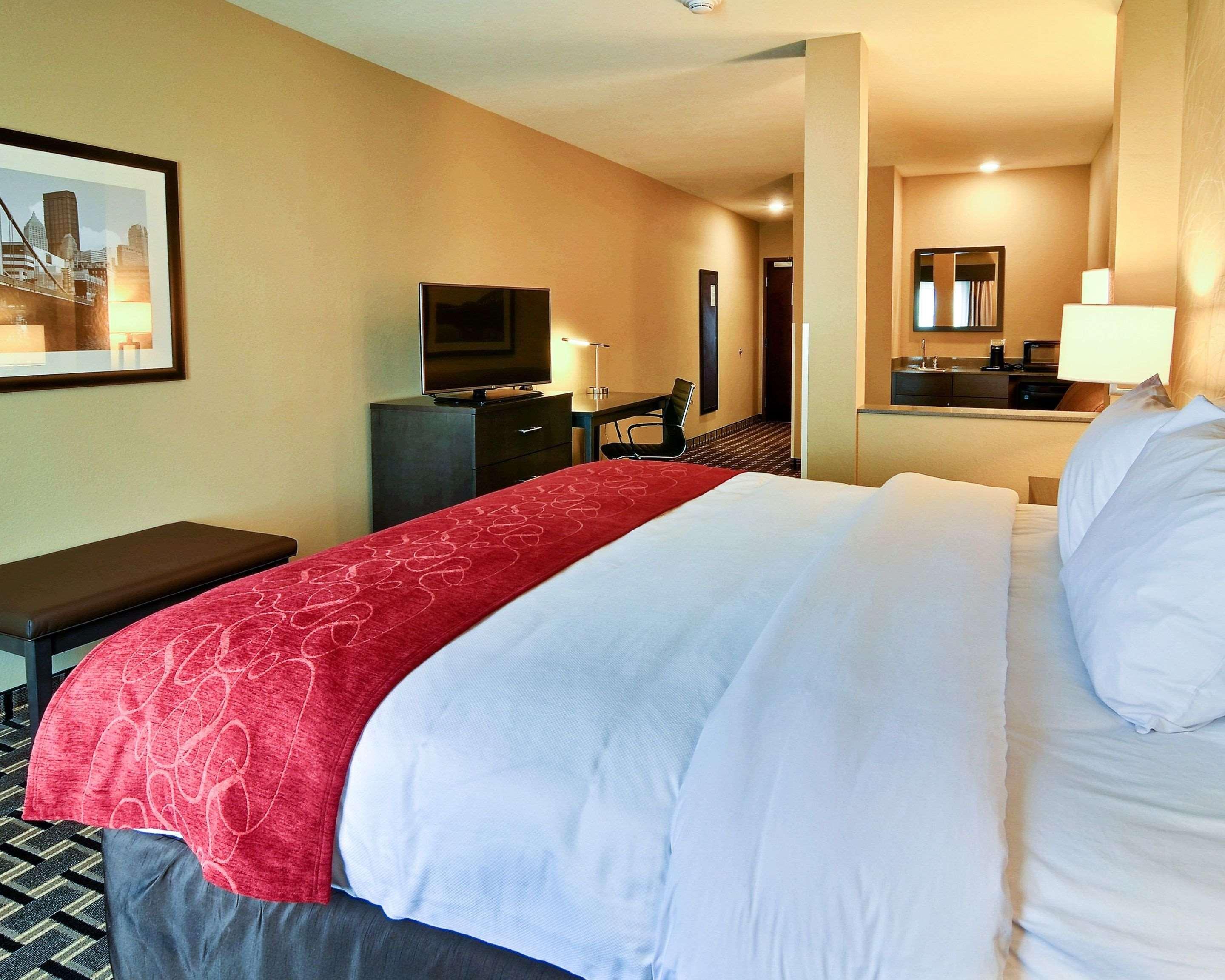 Comfort Suites Uniontown Exteriör bild