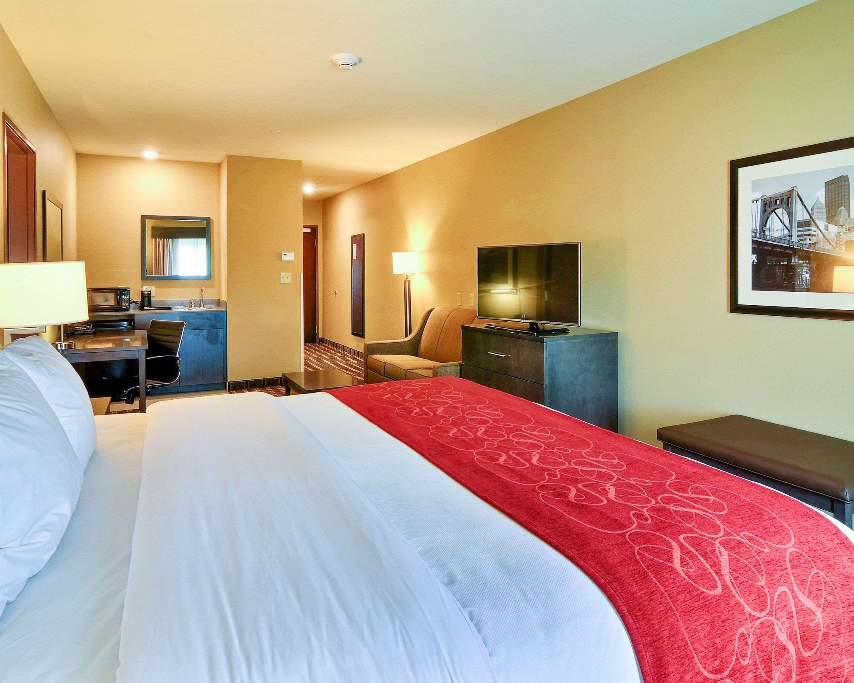 Comfort Suites Uniontown Exteriör bild