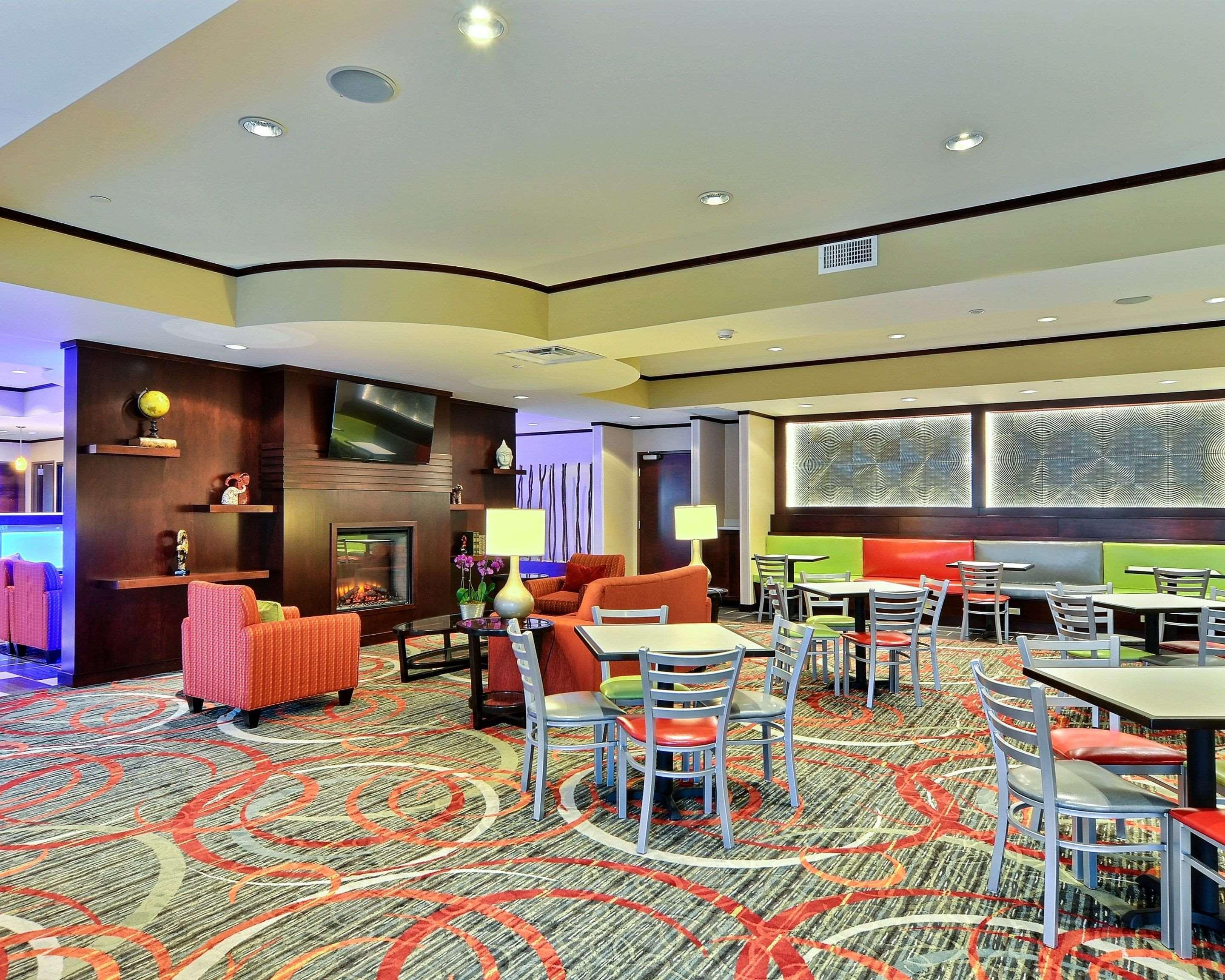 Comfort Suites Uniontown Exteriör bild