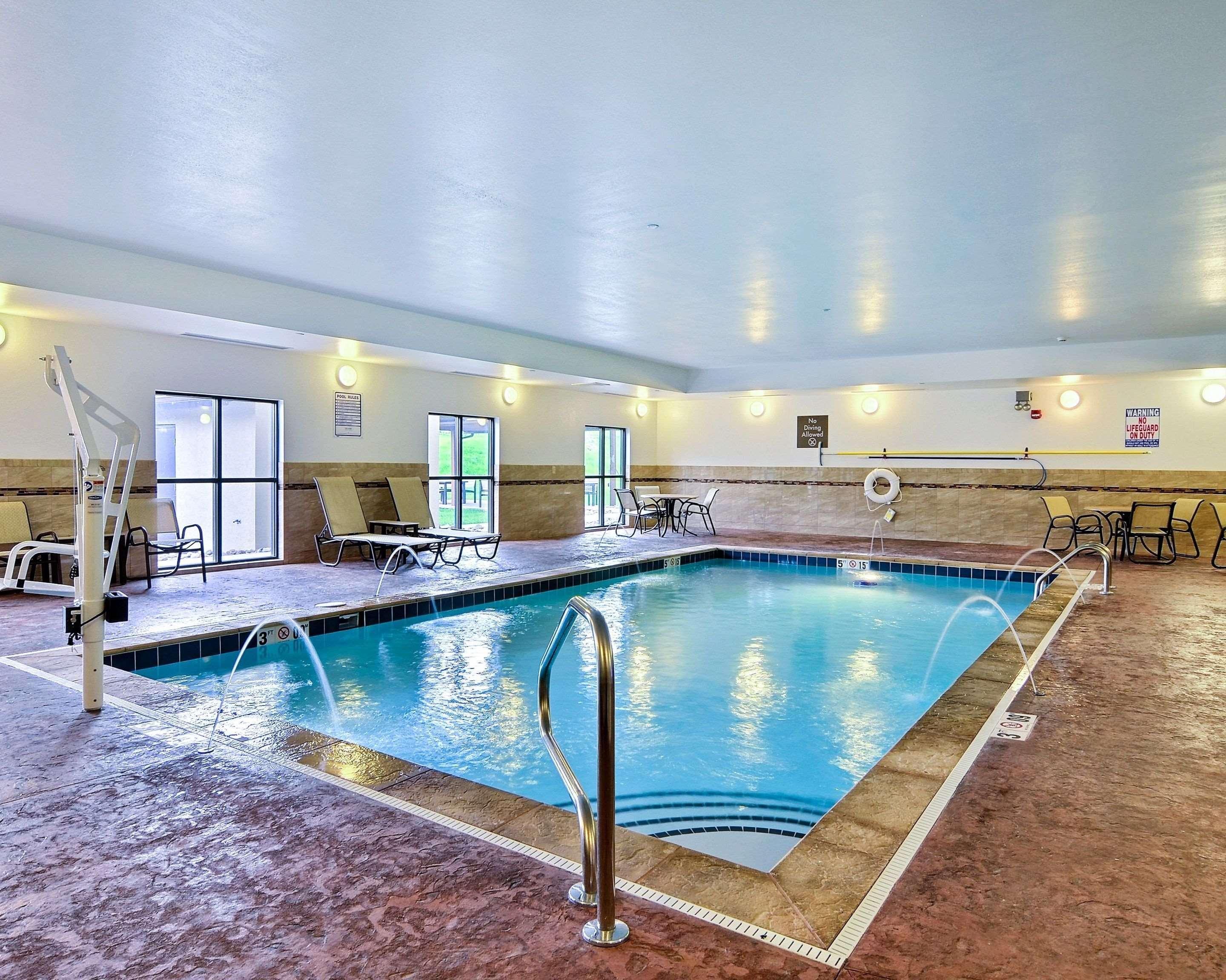 Comfort Suites Uniontown Exteriör bild